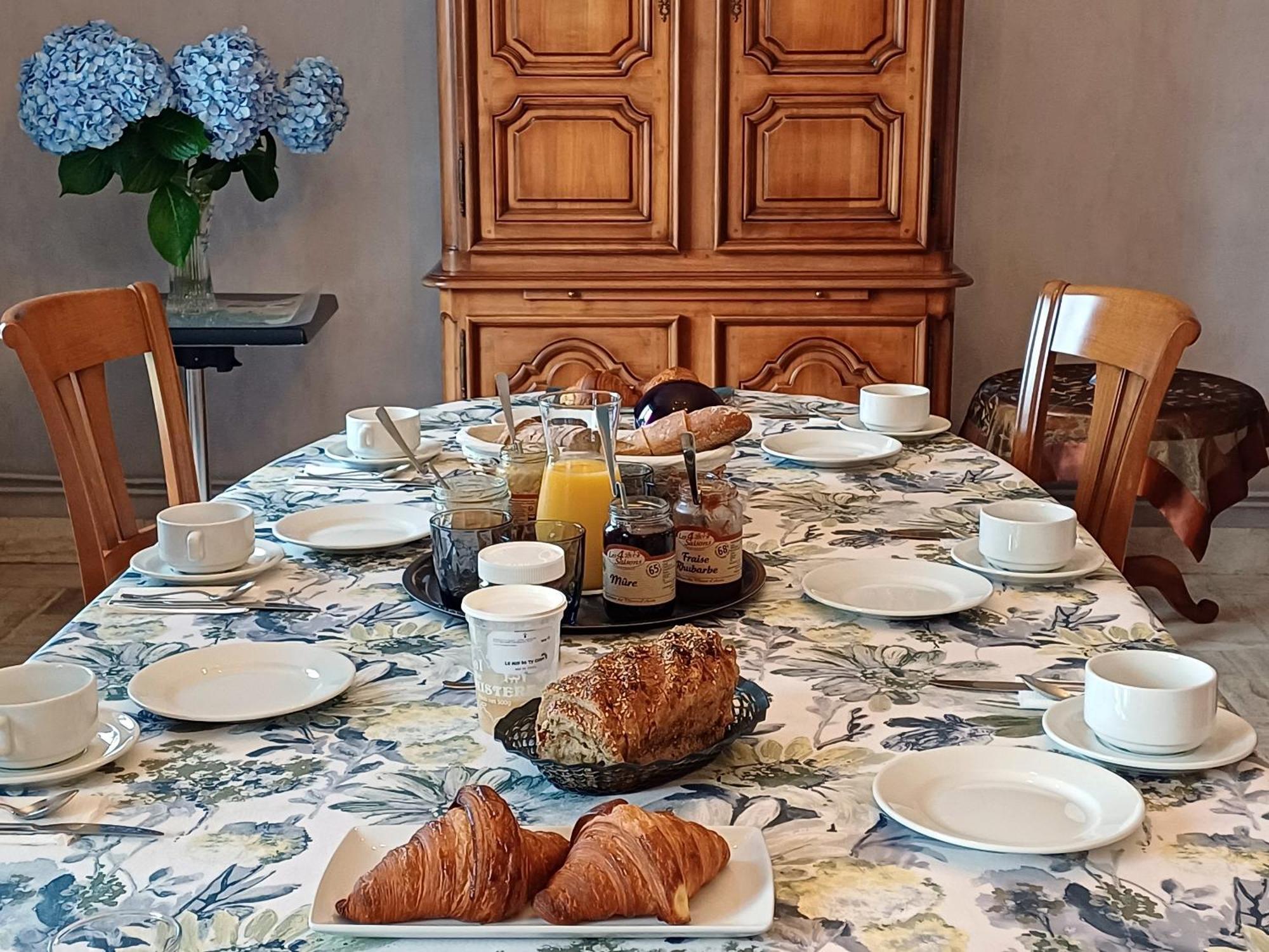 Au Calme A 10Mn Des Baies De Douarnenez Et Audierne Avec Cuisine A Disposition Mahalon Kültér fotó